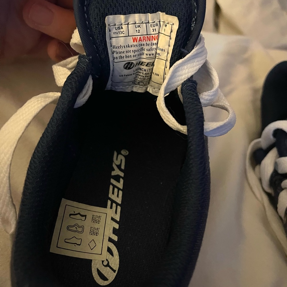 Heelys navy canvas little kid shoe